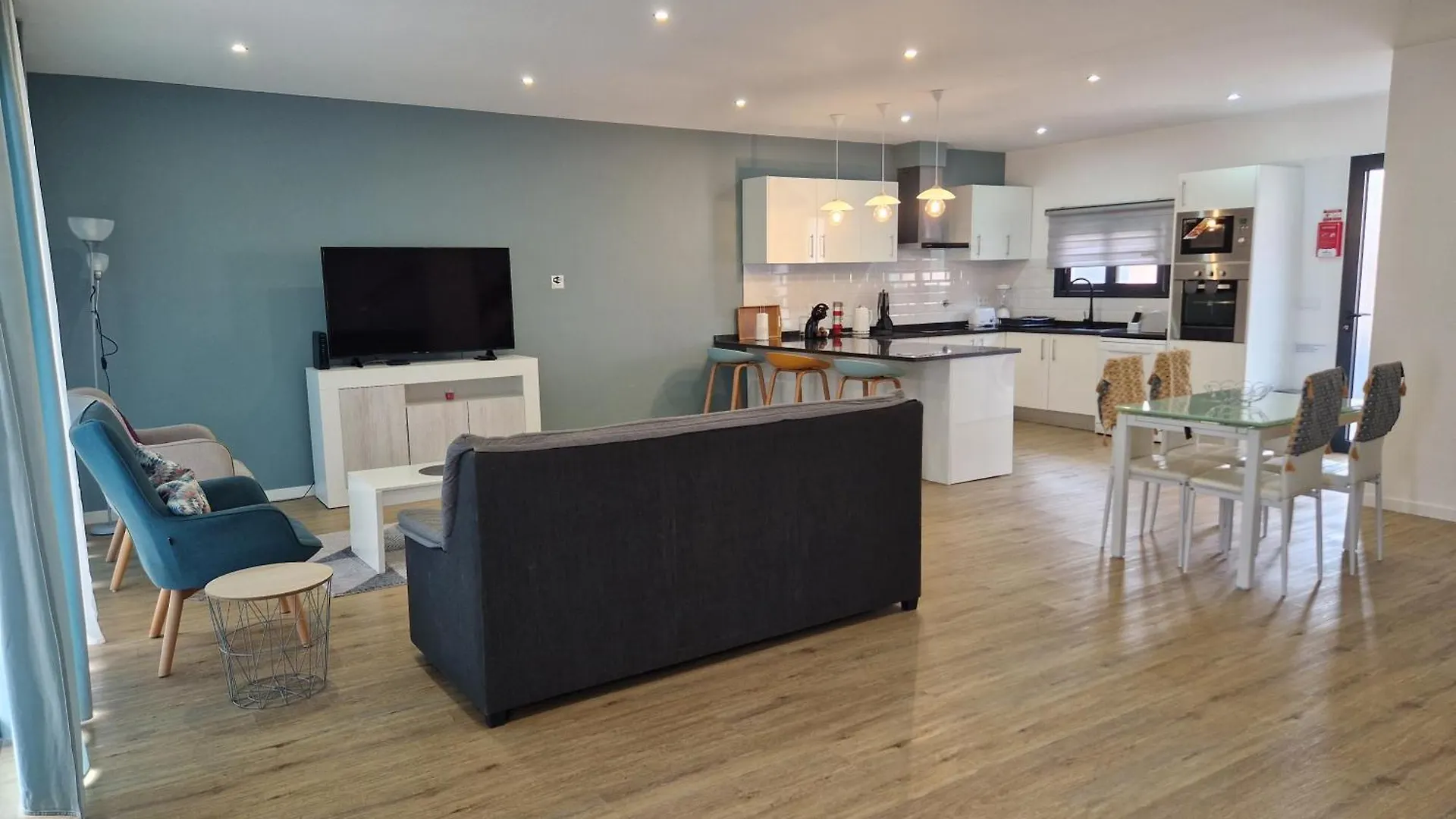 Apartment C - Delightful 2 Bedroom Vacation Home Machico  Portugal