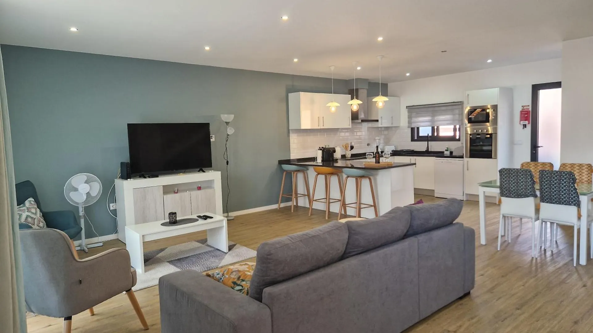 Apartment C - Delightful 2 Bedroom Vacation Home Machico